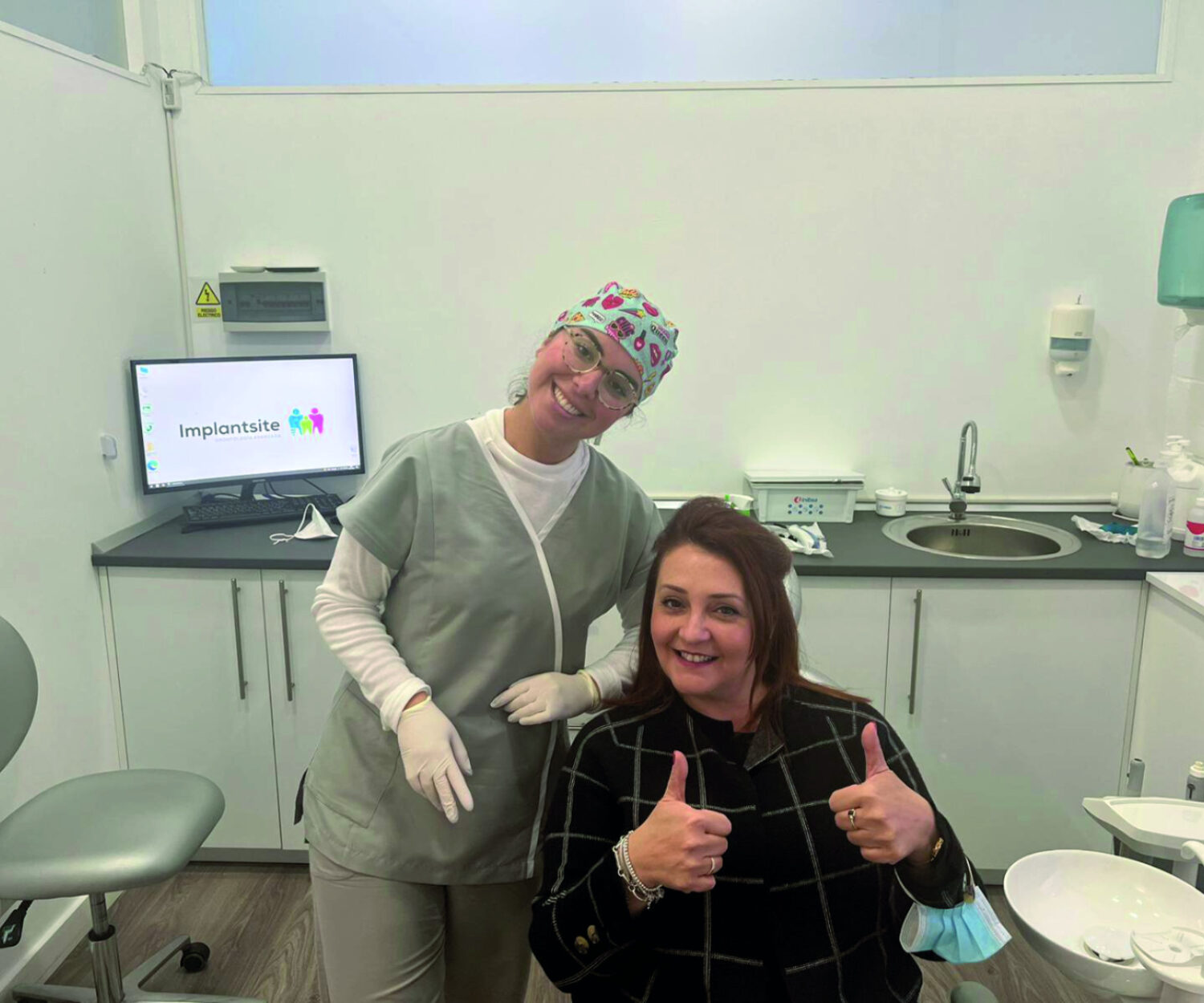 revisión dental higienista y paciente