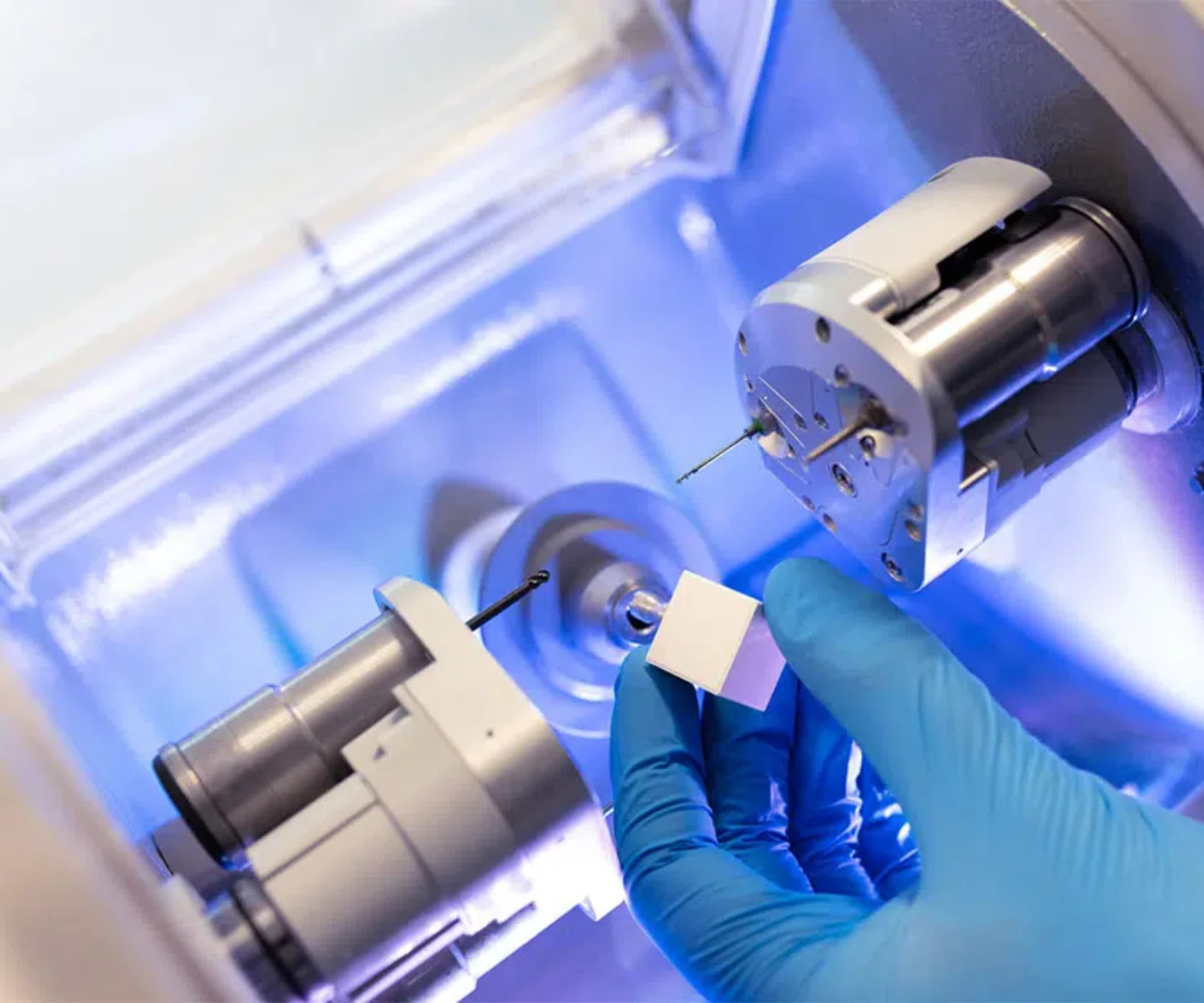 Fresadora para la construcción de férula para el bruxismo