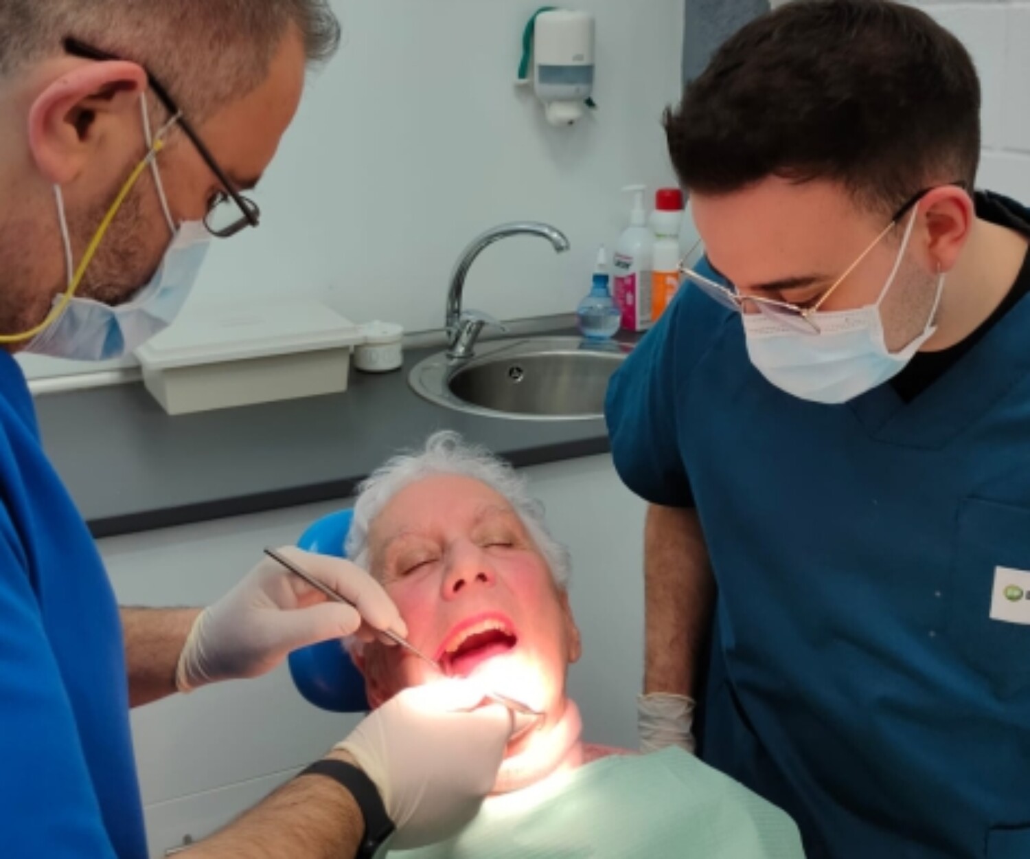 cirugía guiada en implantes dentales