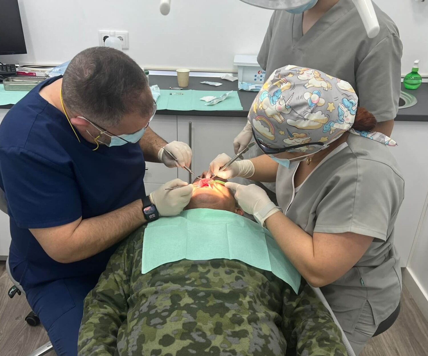 Diferencias entre implantes dentales tradicionales y de carga inmediata