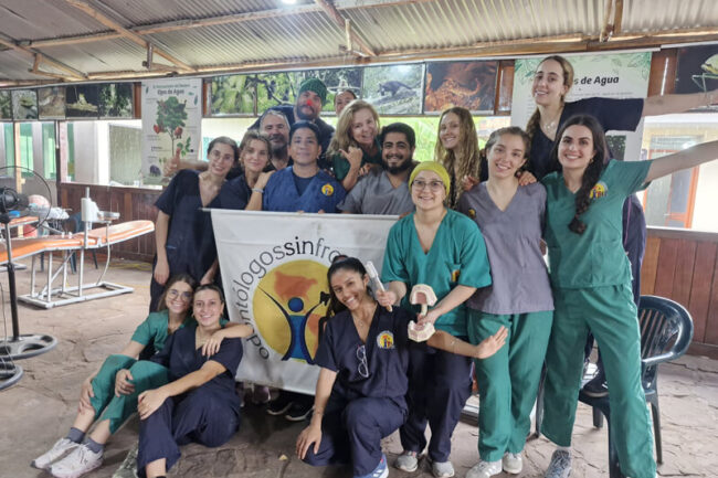 Equipo Implantsite en Peru Odontólogos Sin Fronteras