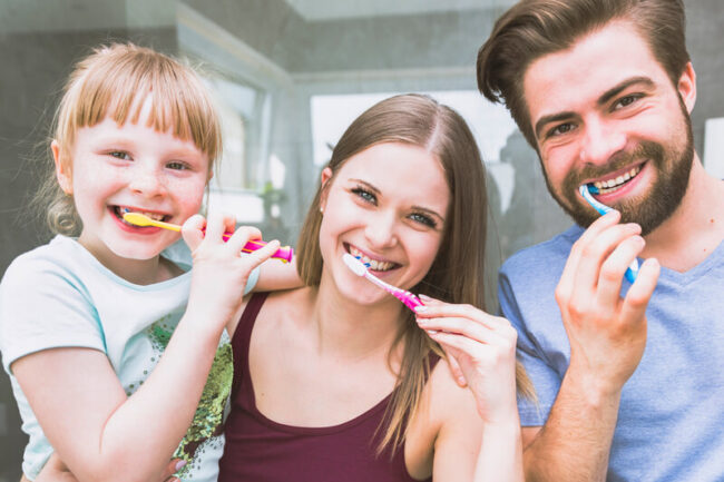 la importancia de lavarse los dientes