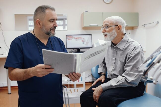 ¿Qué es una sobredentadura sobre cuatro implantes? 4 revisión de sobredentadura de implantes